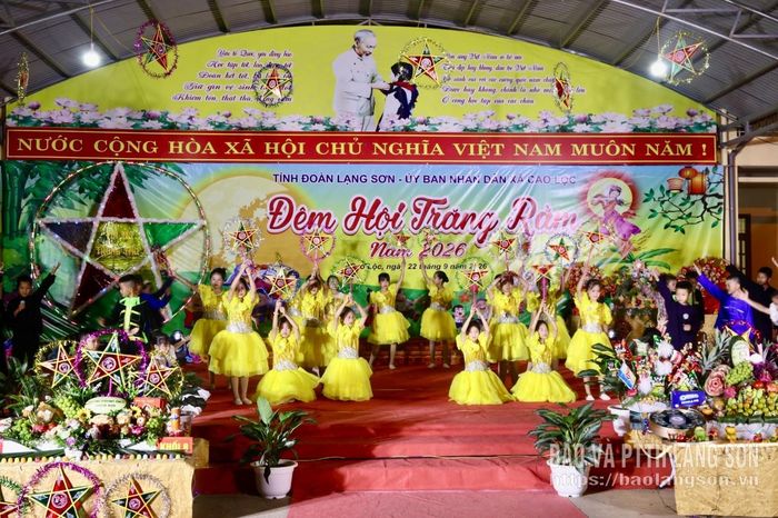 Tiết mục văn nghệ đặc sắc tại chương trình Đêm hội Trăng rằm
