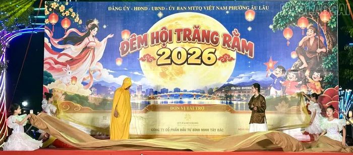 Thiếu nhi phường Âu Lâu được tìm hiểu sự tích Tết Trung thu thông qua màn kịch tái hiện câu chuyện đầy ý nghĩa.