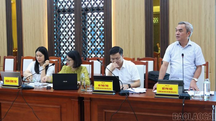 Đồng chí Đỗ Phi Hải - Trưởng Ban Pháp chế HĐND tỉnh, Trưởng đoàn giám sát phát biểu tại buổi giám sát.