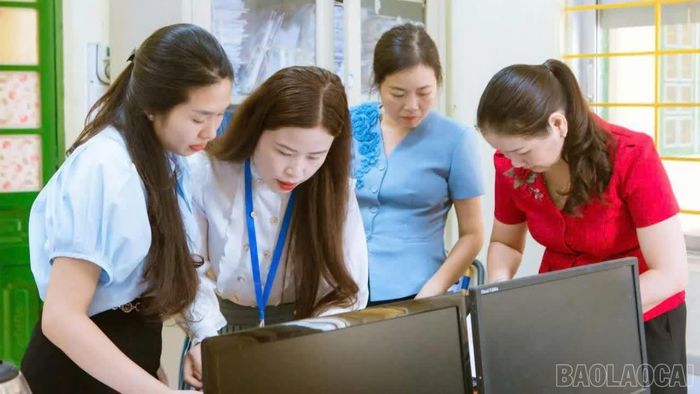 Xã Y Tý nỗ lực số hóa hồ sơ đảng viên.