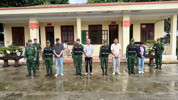 4 đối tượng bị bộ đội biên phòng bắt giữ.