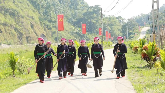 Khắc ghi lời dặn của Bác Hồ, người dân thôn Cóc đoàn kết xây dựng vùng quê nghèo thành thôn kiểu mẫu đầu tiên của xã Hợp Thành.