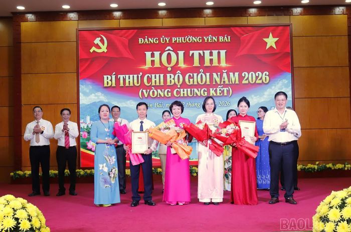 Trao giải Khuyến khích cho 4 thí sinh.