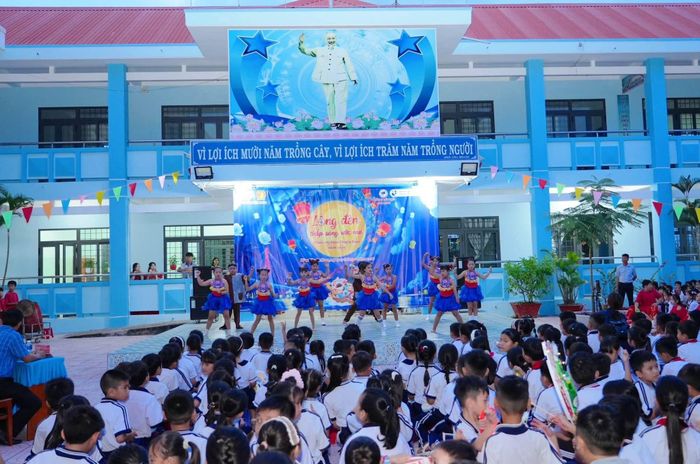 Việc tổ chức vui trung thu không chỉ mang đến cho các em hoạt động vui tươi, ý nghĩa mà còn thể hiện sự quan tâm đến công tác chăm sóc thiếu niên, nhi đồng