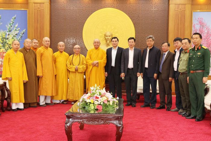 Đoàn Ban Trị sự Giáo hội Phật giáo Việt Nam tỉnh đến thăm, chào xã giao Thường trực Tỉnh ủy Lâm Đồng sau khi kiện toàn tổ chức mới trên cơ sở sáp nhập Ban Trị sự Giáo hội Phật giáo Việt Nam 3 tỉnh: Lâm Đồng, Bình Thuận và Đắk Nông ngày 1/8/2025 (Ảnh: N.Thu)