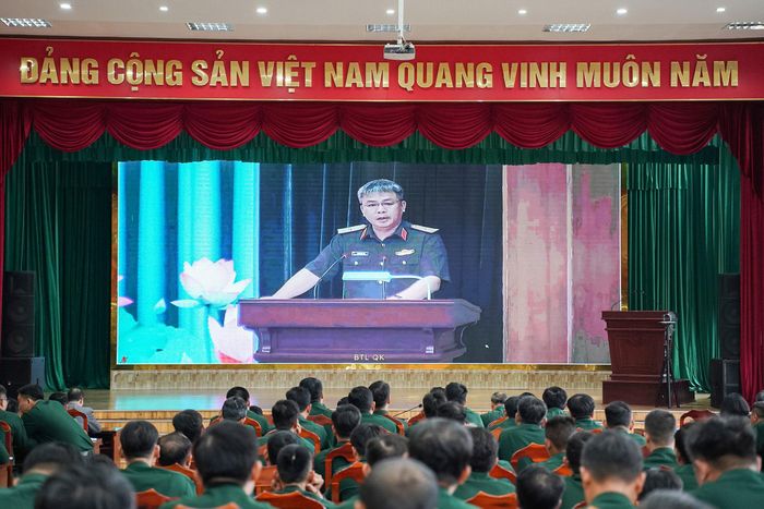 Quang cảnh buổi tập huấn trực tuyến