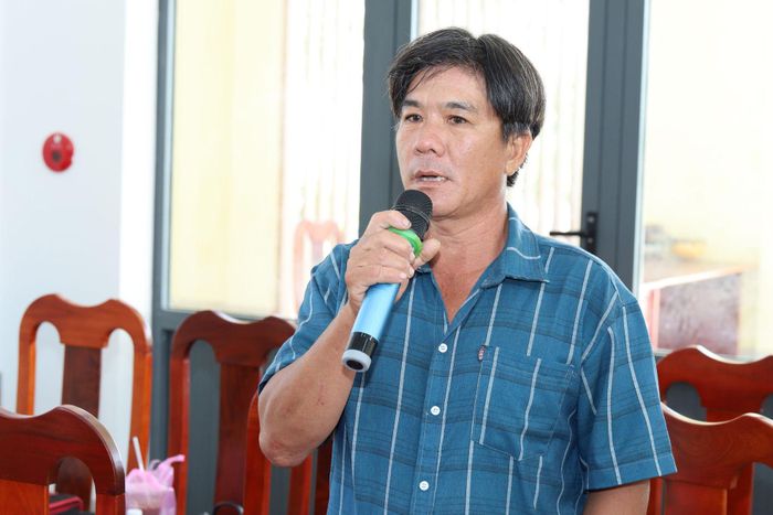 Ông Phạm Thanh Sang, cử tri thôn 7 Liên Hương, xã Liên Hương kiến nghị tại buổi tiếp xúc cử tri