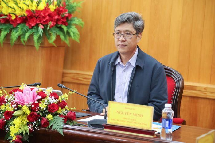Đồng chí Nguyễn Minh, Tỉnh ủy viên, Phó Chủ tịch UBND tỉnh chủ trì cuộc họp tại điểm cầu tỉnh Lâm Đồng