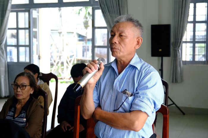 Cử tri Đào Thanh Tấn xã Đam Rông 3 phát biểu ý kiến, kiến nghị các vấn đề trên địa bàn