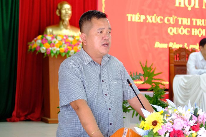 Ông Nguyễn Hà Lộc, Phó Giám đốc Sở Nông nghiệp và Môi trường phát biểu giải trình các ý kiến cử tri