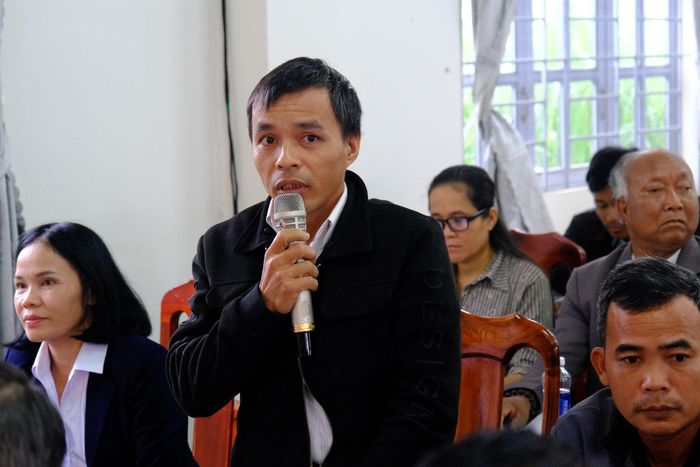 Cử tri Thân Minh Thuận, xã Đam Rông 3 phát biểu ý kiến, kiến nghị các vấn đề trên địa bàn