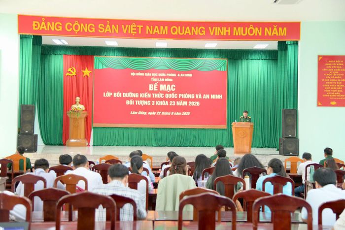 Quang cảnh bế mạc lớp bồi dưỡng kiến thức quốc phòng và an ninh đối tượng 3, khóa 23