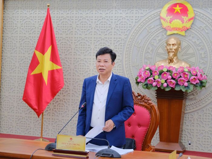 Đồng chí Lưu Văn Trung, Phó Bí thư Tỉnh ủy, Chủ tịch HĐND tỉnh phát biểu tại phiên họp