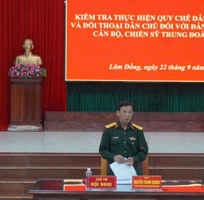 Đại tá Nguyễn Thanh Quảng, Phó Chính ủy Bộ CHQS tỉnh Lâm Đồng phát biểu kết luận