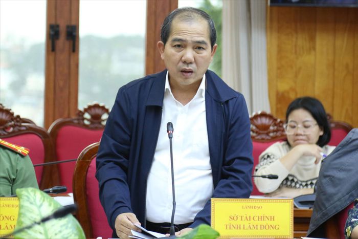 Tỉnh ủy viên, Giám đốc Sở Tài chính Lê Ngọc Tiến khẳng định, riêng nguồn kinh phí bố trí công tác khám bệnh cho người dân luôn được ưu tiên