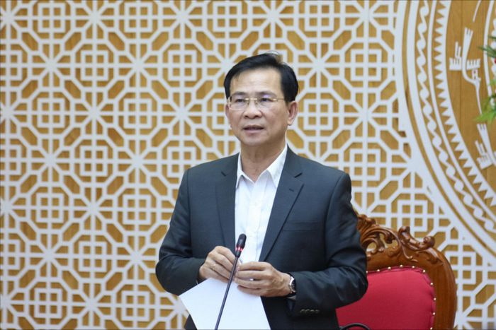 Ủy viên Ban Chấp hành Trung ương Đảng, Phó Bí thư Tỉnh ủy, Chủ tịch UBND tỉnh Hồ Văn Mười yêu cầu Sở Tài chính khẩn trương ban hành hướng dẫn cụ thể, chi tiết, nhất là công tác đấu thầu, chỉ định thầu cho các địa phương