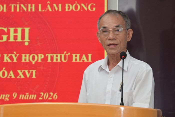 Cử tri Trương Đình Ty, tổ dân phố 2 kiến nghị miễn học phí cho học sinh đang sống ở khu vực bị ảnh hưởng lũ lụt, triều cường
