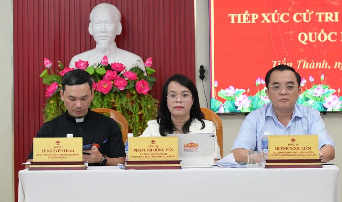 Tổ số 5 Đoàn ĐBQH đơn vị tỉnh Lâm Đồng có buổi tiếp xúc cử tri tại phường Tiến Thành