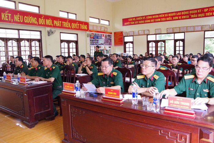 Các đại biểu tham dự hội nghị đối thoại dân chủ
