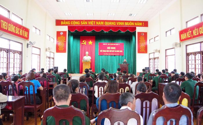 Toàn cảnh hội nghị đối thoại dân chủ tại Đoàn Kinh tế - Quốc phòng 726