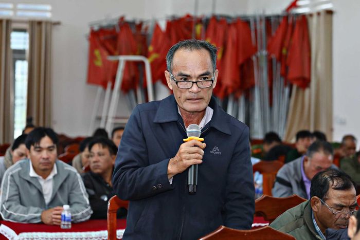 Cử tri Nguyễn Trọng mong muốn cơ quan chức năng sớm có giải pháp thúc đẩy lộ trình cấp giấy chứng nhận quyền sử dụng đất lần đầu cho Nhân dân trên địa bàn, nhất là đối với diện tích đất đã đưa ra khỏi 3 loại rừng