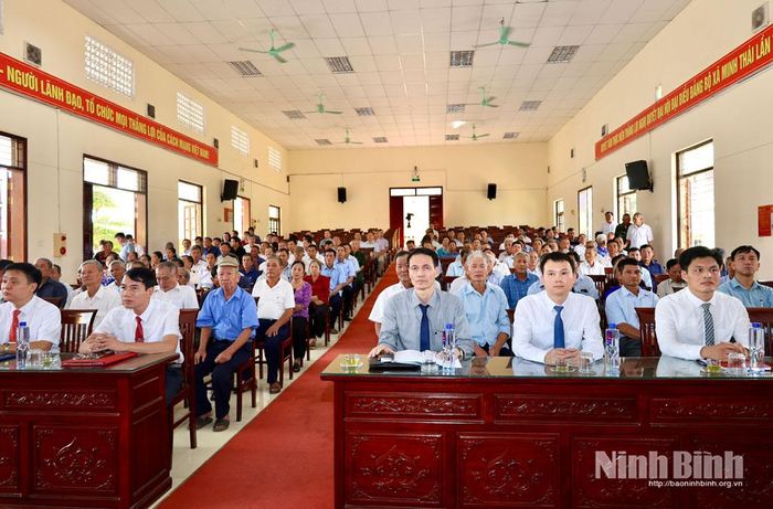 Các đại biểu dự hội nghị.