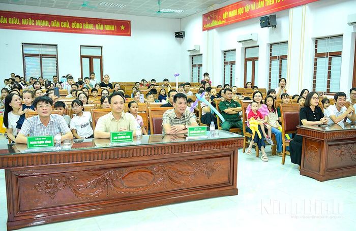 Các đại biểu dự chương trình “Vui Tết Trung thu” năm 2026. Ảnh: Trường Giang