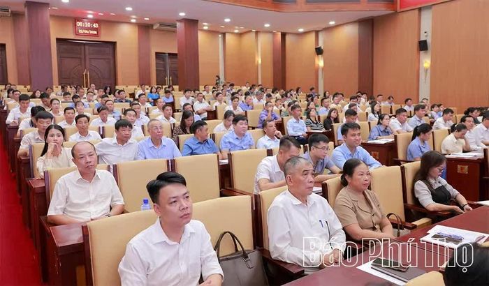 Các báo cáo viên, tuyên truyền viên cơ sở tham dự hội nghị.