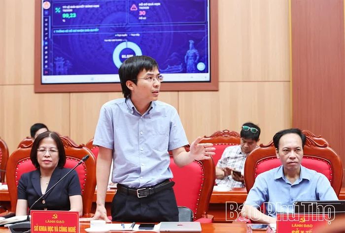 Lãnh đạo Sở Khoa học và Công nghệ báo cáo kết quả thực hiện một số nhiệm vụ trọng tâm. 