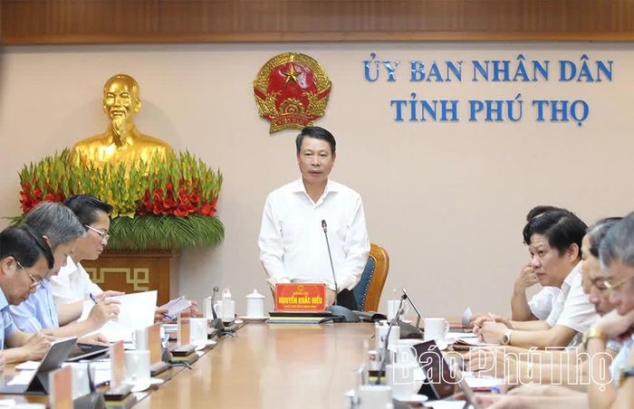 Đồng chí Phó Chủ tịch UBND tỉnh Nguyễn Khắc Hiếu phát biểu chỉ đạo hội nghị.