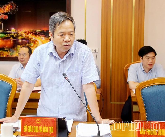 Đại diện lãnh đạo các sở, ngành phát biểu tại hội nghị.