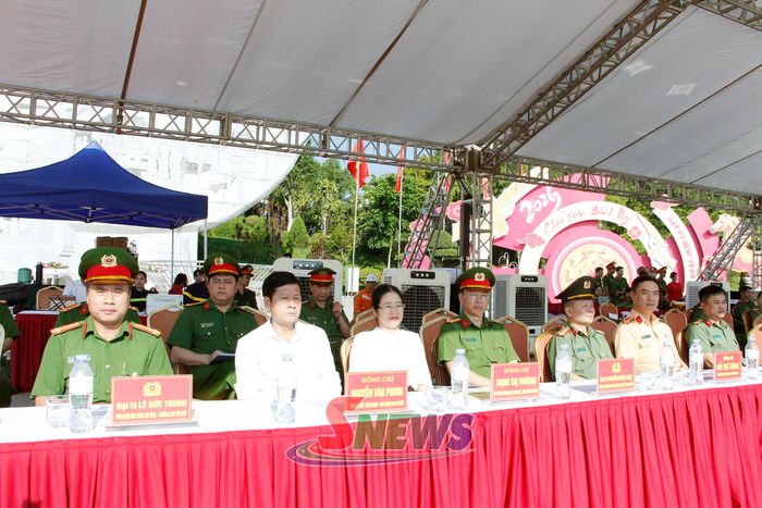 Các đại biểu dự cuộc tổng duyệt.