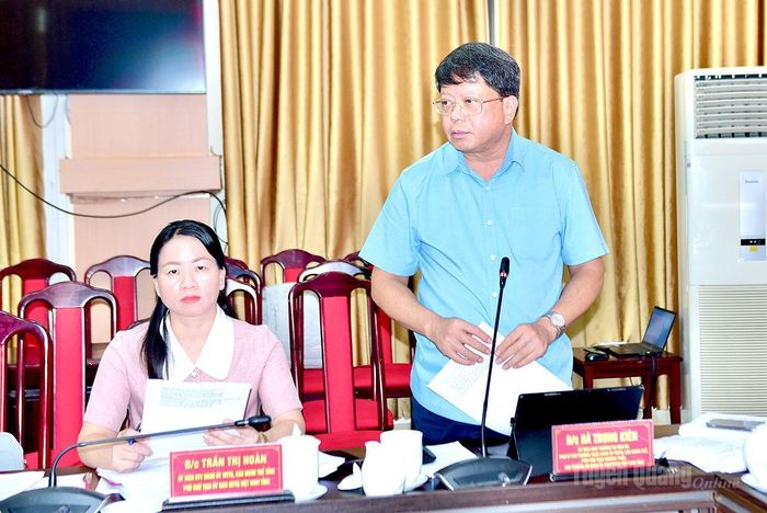 Đồng chí Hà Trung Kiên, Ủy viên Ban Thường vụ Tỉnh ủy, Phó Bí thư Thường trực Đảng ủy MTTQ, các đoàn thể tỉnh, Phó Chủ tịch Thường trực Ủy ban MTTQ Việt Nam tỉnh chủ trì nội dung thảo luận.