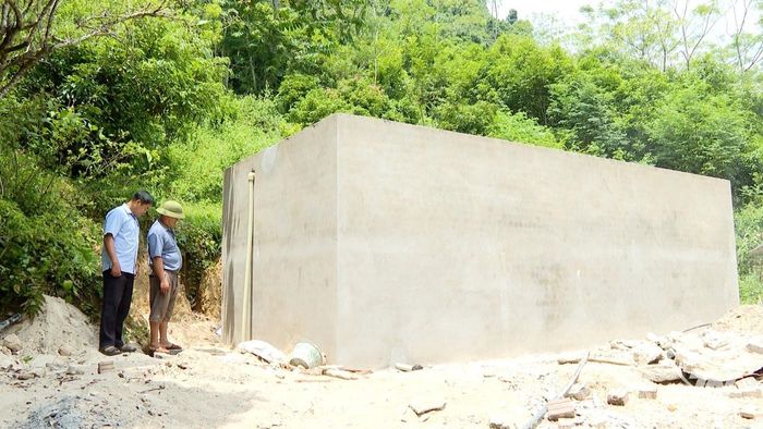 Công trình cấp nước sinh hoạt thôn Nà Thác, xã Xuân Dương đang được hoàn thiện. (Ảnh: Thái Sơn)
