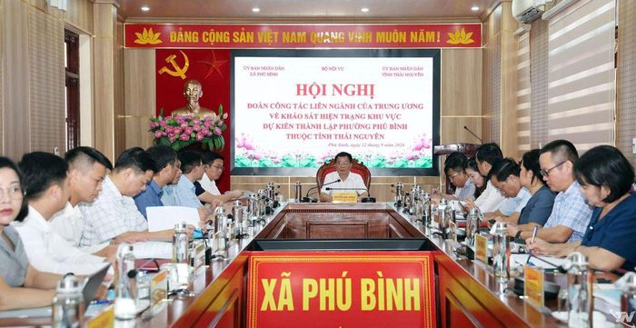 Quang cảnh buổi làm việc.