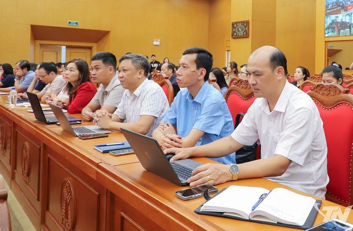 Đại biểu dự Hội nghị.