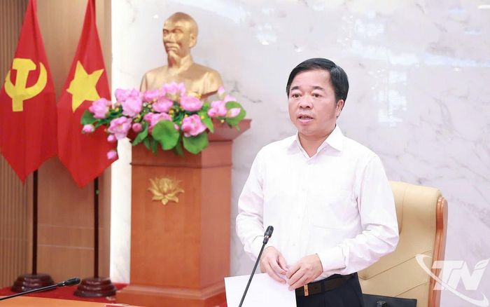 Đồng chí Bùi Văn Lương, Phó Bí thư Tỉnh ủy, Chủ tịch HĐND tỉnh phát biểu kết luận.