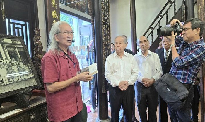 Nhà nghiên cứu Trần Đình Sơn giới thiệu về trưng bày chuyên đề “Quý kim thời Nguyễn - Từ triều đình đến đời sống dân gian”.