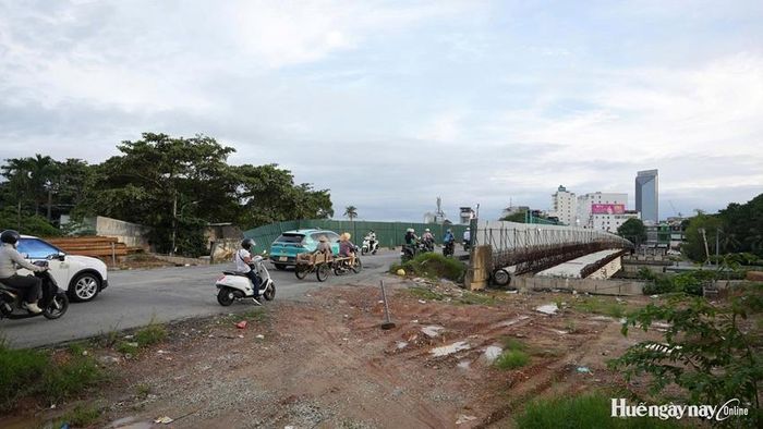 Dự án cầu Vỹ Dạ và đường dẫn hai đầu cầu phấn đấu hoàn thành trước tết Nguyên đán.