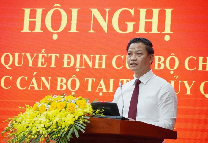 Tân Bí thư Tỉnh ủy Vương Quốc Tuấn phát biểu nhận nhiệm vụ. Ảnh: quangtri.gov.vn