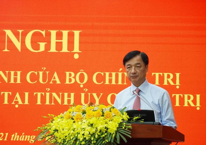 Đồng chí Nguyễn Duy Ngọc, Ủy viên Bộ Chính trị, Bí thư Trung ương Đảng, Trưởng Ban Tổ chức Trung ương phát biểu tại hội nghị. Ảnh: quangtri.gov.vn