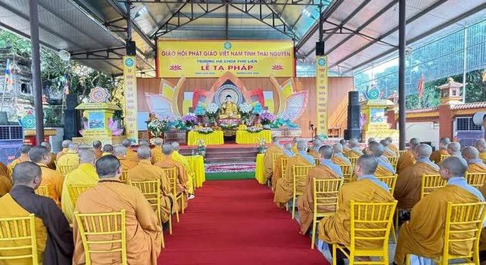Quang cảnh Lễ tạ pháp khóa hậu An cư kiết hạ Phật lịch 2570 của Tăng Ni tỉnh Thái Nguyên tại hạ trường chùa Phù Liễn