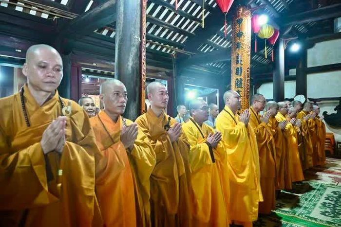 Chư tôn đức cùng 78 hành giả trường hạ chùa Thượng Thọ trang nghiêm cử hành lễ tạ pháp