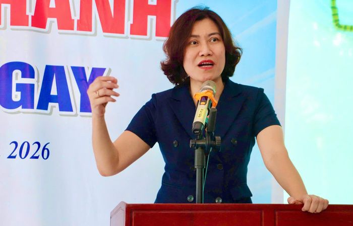 Bà Nguyễn Thị Hồng Nga, Tổng Biên tập Báo Xây dựng kỳ vọng, cầu Kinh Ngay không chỉ là công trình phục vụ giao thông mà còn có thể trở thành một điểm kết nối để mở ra những cơ hội phát triển mới cho khu vực cù lao Kinh Ngay nói riêng, xã Cái Ngang nói chung
