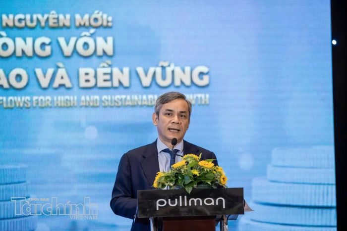 Ông Nguyễn Hữu Hiệu - Tổng Giám đốc FiinGroup trình bày tham luận tại VFA 2026. Ảnh: Đức Thanh.