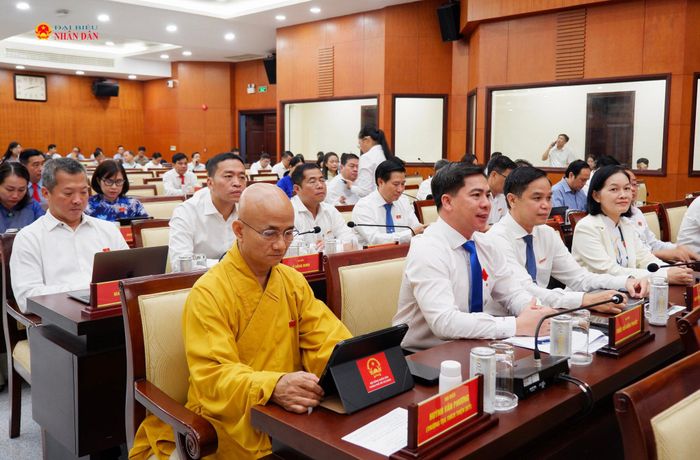 Các đại biểu tham dự kỳ họp. Ảnh: Hoa Lê