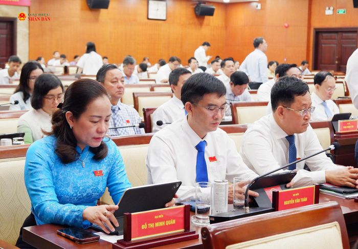 Các đại biểu tham dự kỳ họp. Ảnh: Hoa Lê