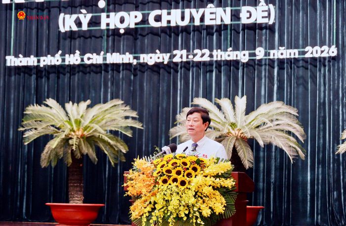 Chủ tịch HĐND TP. Hồ Chí Minh Võ Văn Minh phát biểu. Ảnh: Hoa Lê