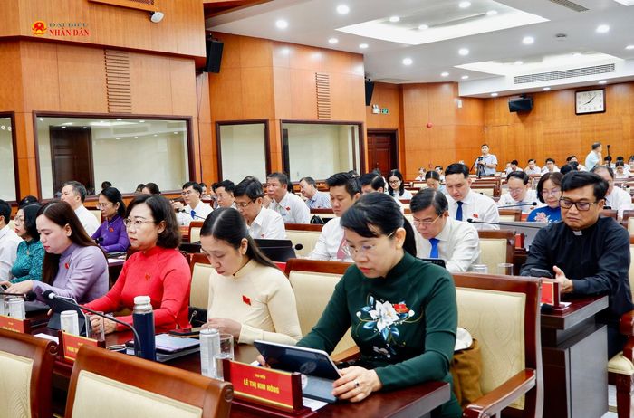 Các đại biểu tại kỳ họp. Ảnh: Hoa Lê