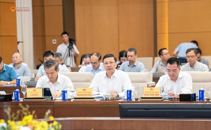 Các đại biểu tham dự phiên họp